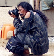 <span  style='background-color:Yellow;'>攝影</span>不再窮三代 世界上最值錢的照片